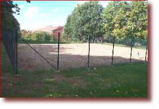 Beachvolleyballfeld kurz nach der Herstellung